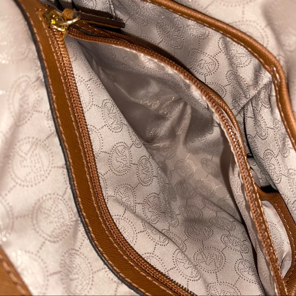 MK Large Hamilton Tote - Picture 3 of 13